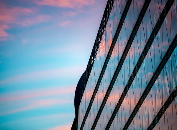 Réflexion coucher de soleil dans la construction. Budapest, Europe , — Photo