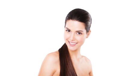Güzel gülümseyen kadın modeli ile mükemmel deri üzerinde beyaz arka plan izole