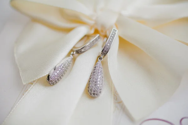 Elegant luxury bridal earrings — Stock Photo, Image