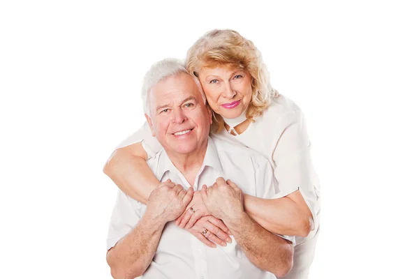 Счастливая влюбленная старшая пара. Изолированные на белом . — стоковое фото