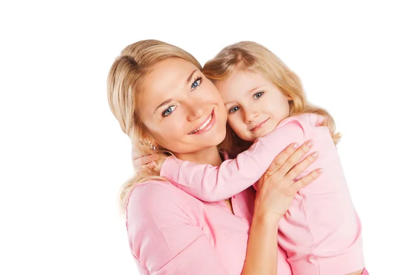 Closeup portret van gelukkig witte moeder en jonge dochter - geïsoleerd. gelukkige familie mensen concept. — Stockfoto