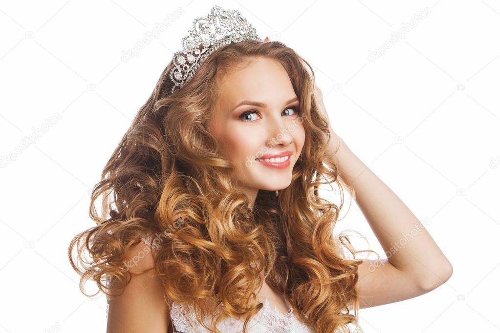Beauty woman with wedding hairstyle and makeup.