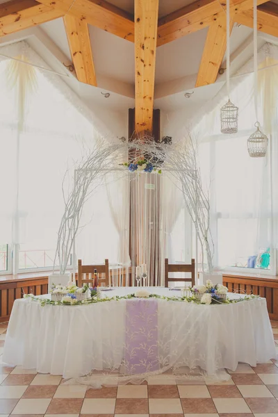 Lugar de recepção de casamento pronto para convidados — Fotografia de Stock