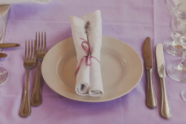 Fancy table set for a wedding dinner — Stock Photo, Image