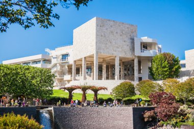 Los Angeles, ABD - Haziran, 2015: Merkezi Bahçe güneşli bir günde Getty Merkezi'nde. ABD