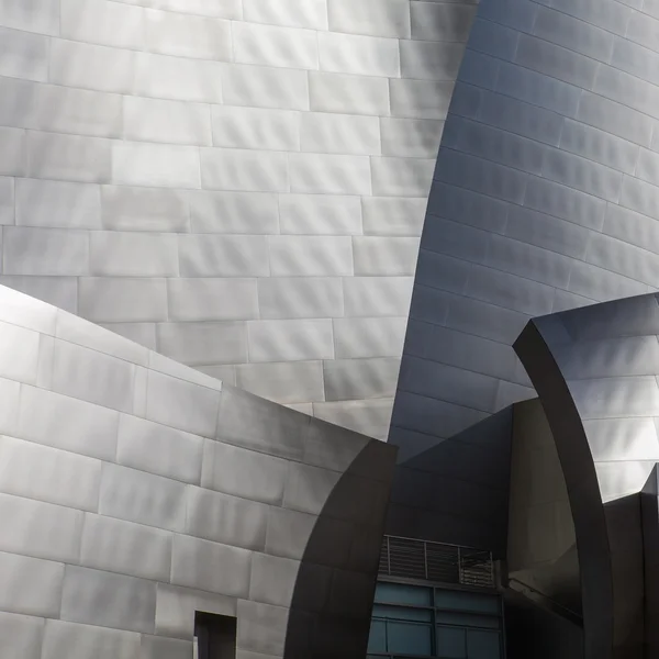 Los Angeles - 26 lipca: Walt Disney Concert Hall w Los Angeles, Ca na 26 lipca 2015. — Zdjęcie stockowe