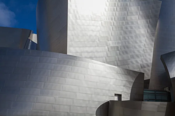 LOS ANGELES - 26 LUGLIO: Walt Disney Concert Hall in Downtown il 26 luglio 2015 — Foto Stock