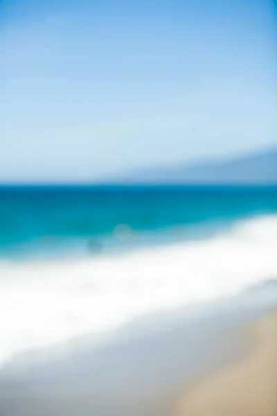 Oskärpa vackra tropiska stranden. Suddig resor bakgrund. — Stockfoto