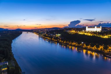 Panoramik Bratislava ve Tuna