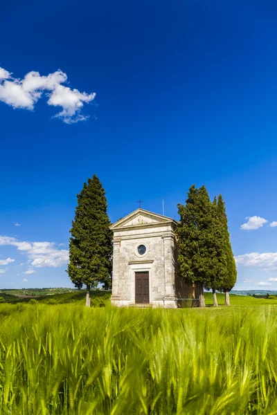 Krajobraz Toskanii z kaplicy, Włochy — Zdjęcie stockowe