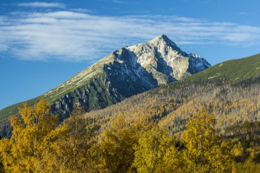 Yüksek Tatras sonbahar görünümü