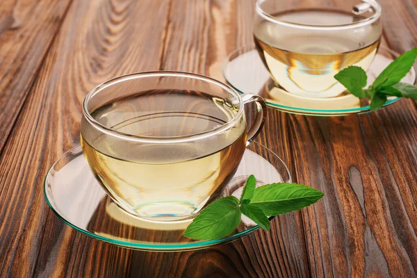 Thé Menthe Dans Des Tasses Verre Des Feuilles Menthe Sur — Photo