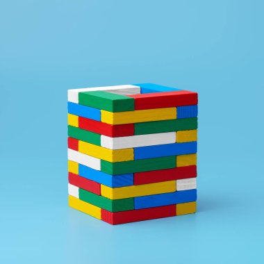 Renk Bloğu Kulesi ile Uyum, Denge ve Özel Kavram