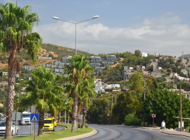 Taş bir duvarın dokusu. Eski kale taşından duvar dokusu. Arka plan ya da doku olarak taş duvar. Bir taş duvarın parçası, arkaplan veya doku için