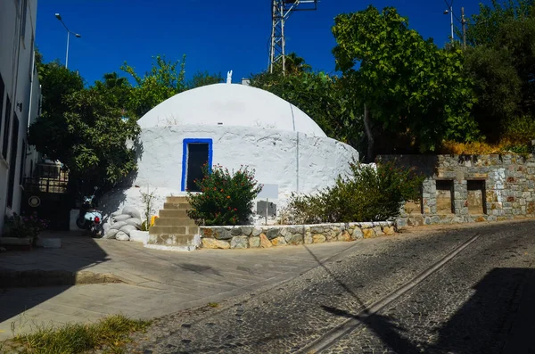 Geleneksel kumbet. Bodrum Kasabası 'nda su deposu. Bodrum simgesi