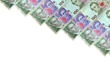 Ukrayna parası: beyaz arka planda izole edilmiş 100, 200, 500 Hryvnia (UAH) banknotları (banknotlar). İş büyümesi kavramsal arka plan. Reklam metni için boş alan