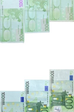 100 Euro 'luk banknotların fotoğrafı. Metnin için beyaz arka plan ve üstü. Para ve finansal konsept