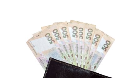 500 Hryvnia banknotunun (banknotlar) beyaz arka planda izole edilmiş deri cüzdan içinde Ukrayna parası. Metnin için boş yer. Para ve finansal konsept