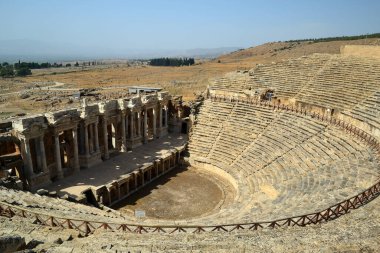 Eski Hierapolis kenti Pamukkale 'deki Roma amfitiyatrosuna bakış