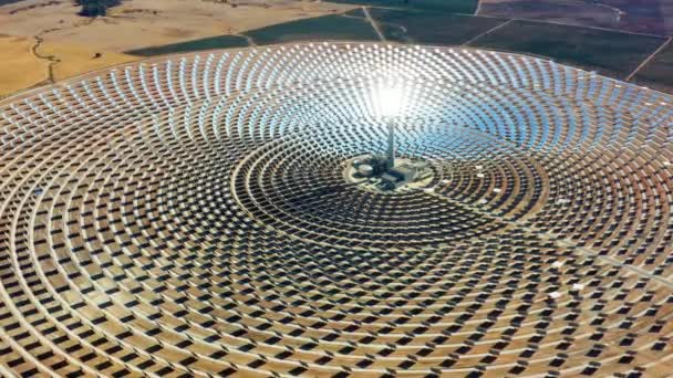 Luftaufnahme Eines Photovoltaik Solarkraftwerks Thermosolar Power Plant Zentrum Des Solarparks — Stockvideo
