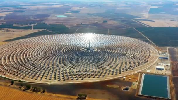 Vista Aérea Uma Usina Fotovoltaica Energia Solar Usina Termosolar Centro — Vídeo de Stock