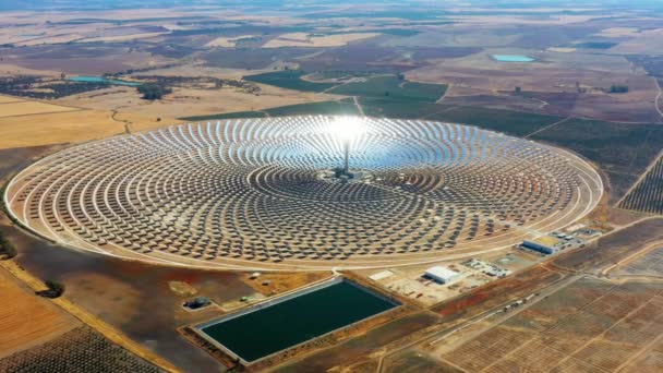 Central Solar Moderna Con Torre Vista Aérea Torre Energía Solar — Vídeo de stock