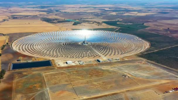 Centrale Solaire Moderne Avec Tour Vue Aérienne Tour Énergie Solaire — Video