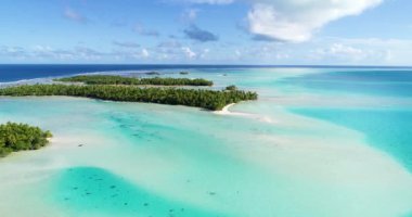 Fransız Polinezyası Tahiti Fakarava, Pasifik Okyanusu plajı.