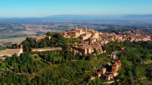Włoska Wioska Monticchiello Toskania Włochy Dron Przelatujący Nad Wspaniałą Wioską — Wideo stockowe