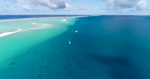フランス領ポリネシアタヒチファカラバ環礁と有名なブルーラグーン サンゴ礁 太平洋 — ストック動画