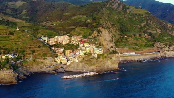 Letecký Pohled Vesnici Manarola Pobřeží Cinque Terre Itálii Velkolepý Pohled — Stock video