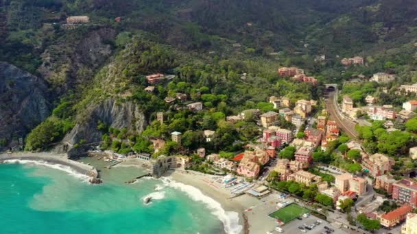 蒙特罗索是拉斯皮西亚省的一个村庄 是利古里亚地区 意大利北部 的一部分 它是Cinque Terre五个村庄之一 带有无人机和旅行概念的航空视图 — 图库视频影像