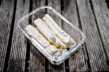 beze tatlısı kutusu