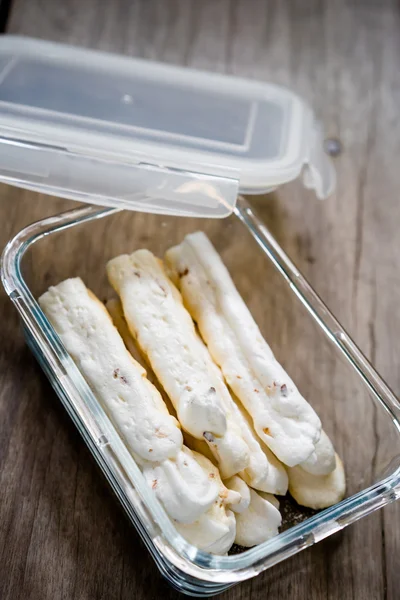 Meringue dessert box — Stock Photo, Image