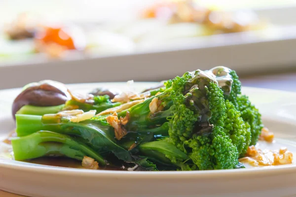 Tavada kızartılmış brokoli — Stok fotoğraf