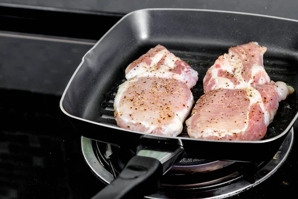 Carne de porco grelhada chef — Fotografia de Stock