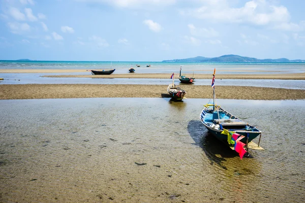 Barco en la playa —  Fotos de Stock