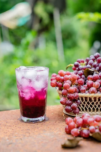 Röd druvjuice — Stockfoto