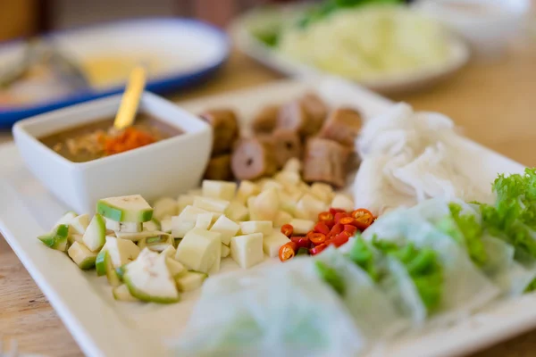 Comida vietnam en el restaurante — Foto de Stock