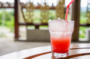 Çilekli kokteyl 