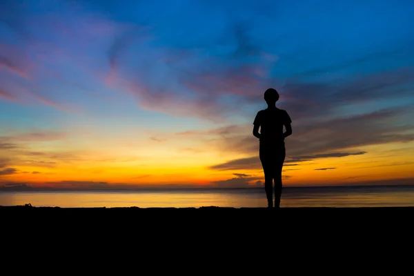 Vrouwen spelen yoga — Stockfoto