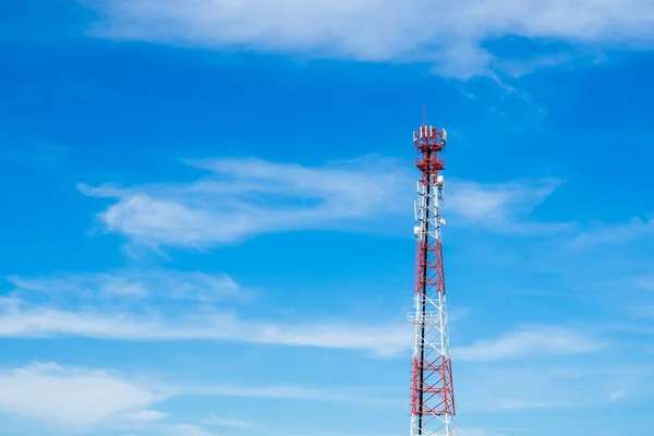 Turnul de telecomunicații — Fotografie, imagine de stoc