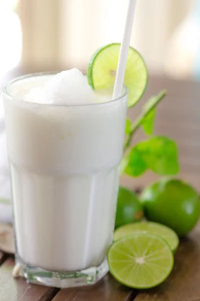 Lemon smoothies — Stock Photo, Image