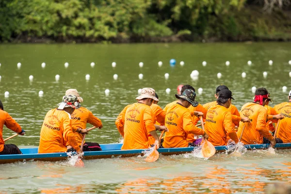 Tradition racing a long boat — Stock Photo, Image