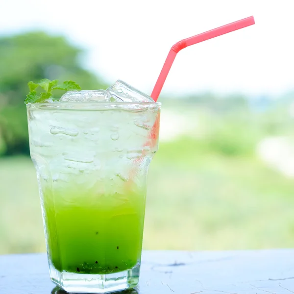 Soda kiwi —  Fotos de Stock