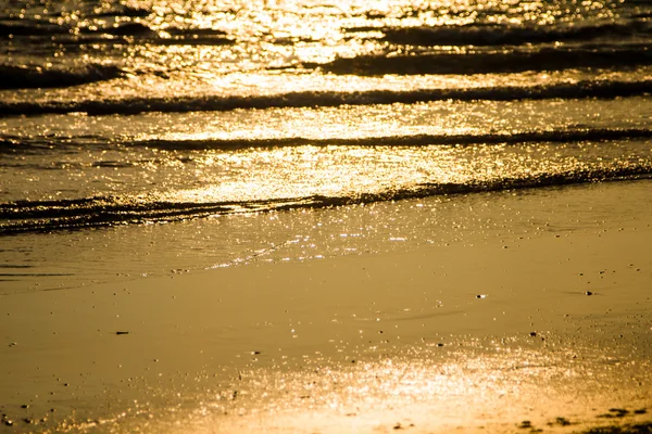 Pláž v západu slunce — Stock fotografie