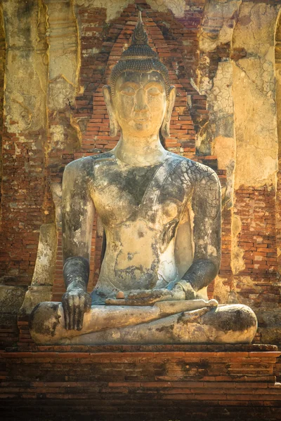 Estátua antiga de buddha — Fotografia de Stock