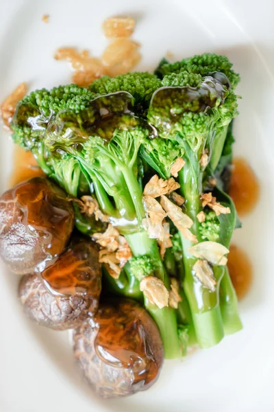 Broccoli with oyster sauce — Stock Photo, Image