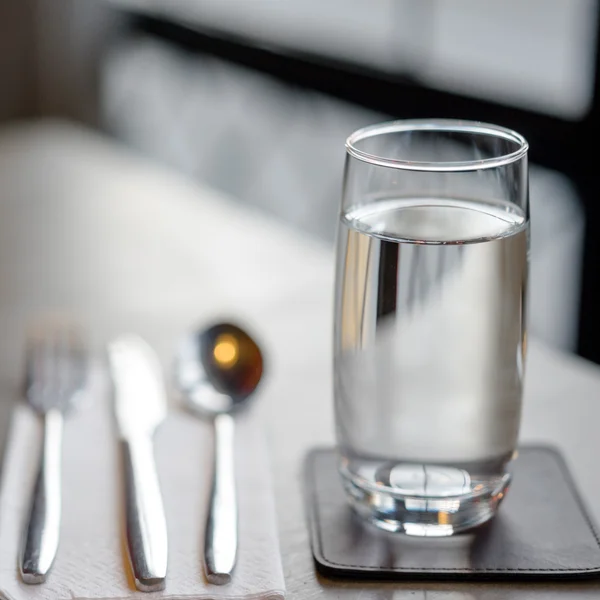 Wasser im Glas — Stockfoto