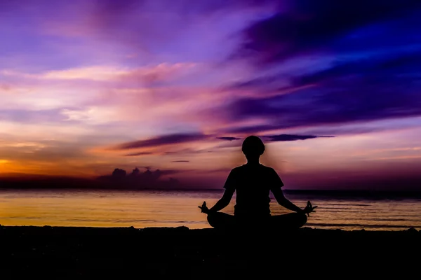 Donne che giocano yoga — Foto Stock